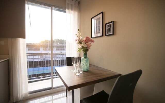 Near BK University Quiet Condo in Rama4 bkb133