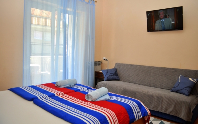 Room Ljuba - 130 meter from sea R7 Makarska, Riviera Makarska