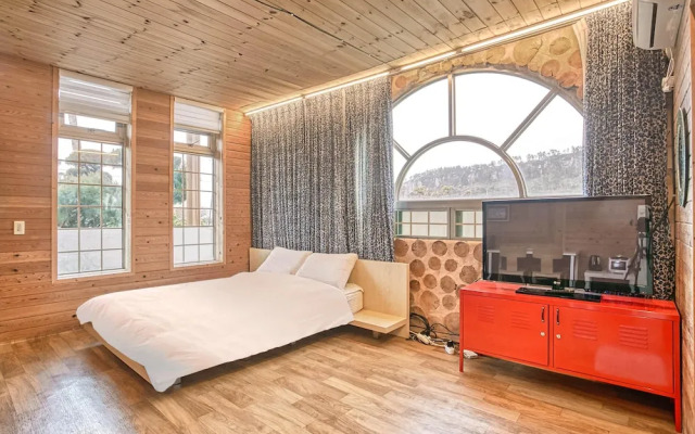 Seogwipo Neulbada Pet Pension