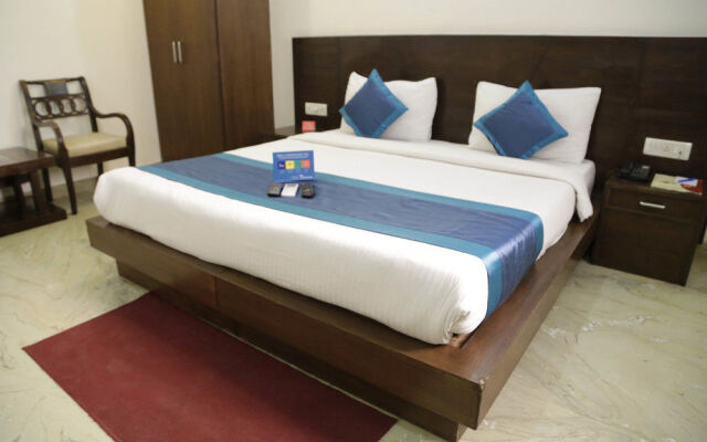 FabHotel Karol Bagh Main Market