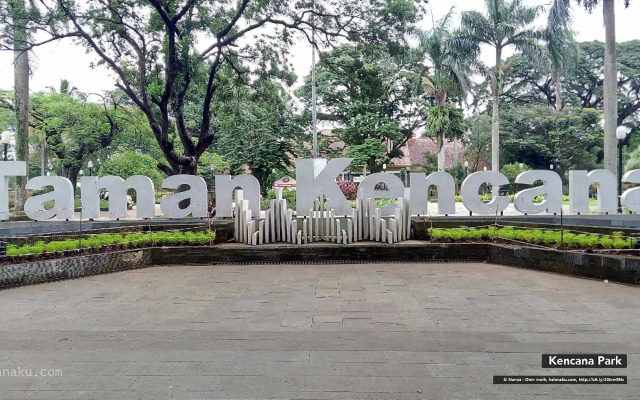 Skyland Sentul Tower Apartment