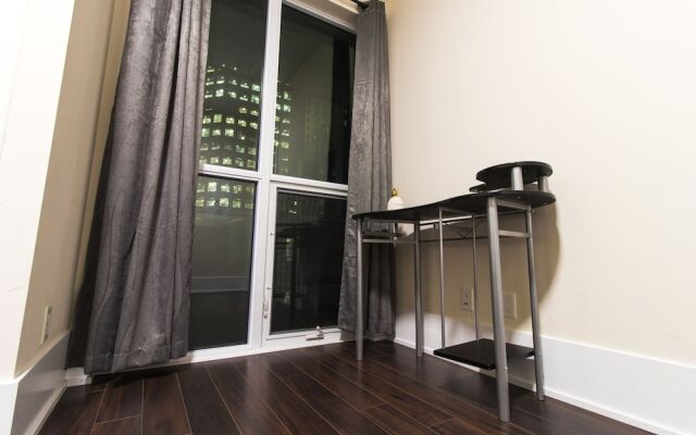 Luxury One Bedroom by Rogers Centre