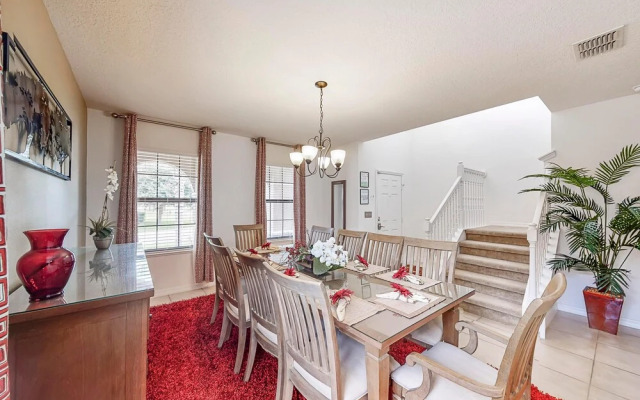 Fantastic Cypress Pointe Vacation Home