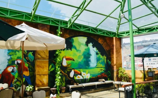 Las Brisas Hotel
