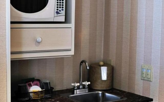 Gaslamp Plaza Suites