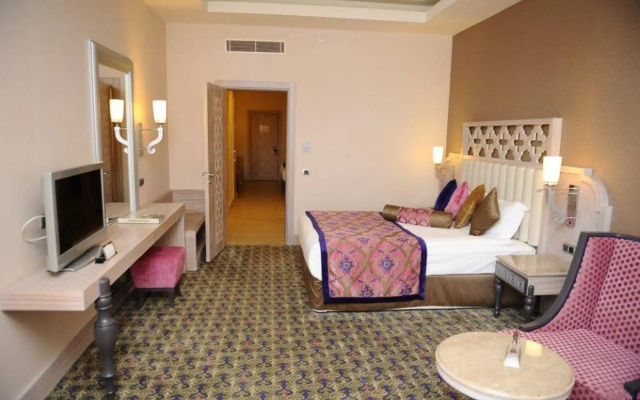 Royal Alhambra Palace – All Inclusive