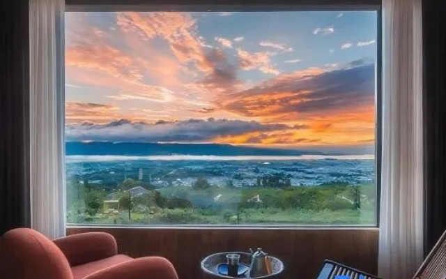 There is a house · Respectful of the Holy Wind Lily Residence – Balcony – Dali