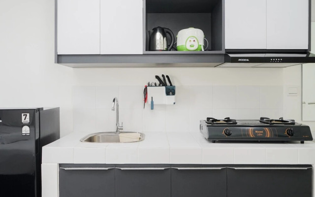 Cozy and Homey Studio at Silk Town Apartment