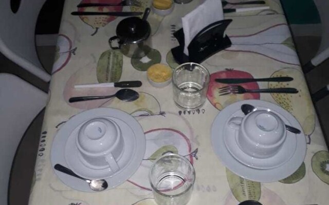 Praia dos Amores Hostel