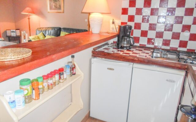 Beautiful Cottage in Renau Costa Dorada with Swimming Pool