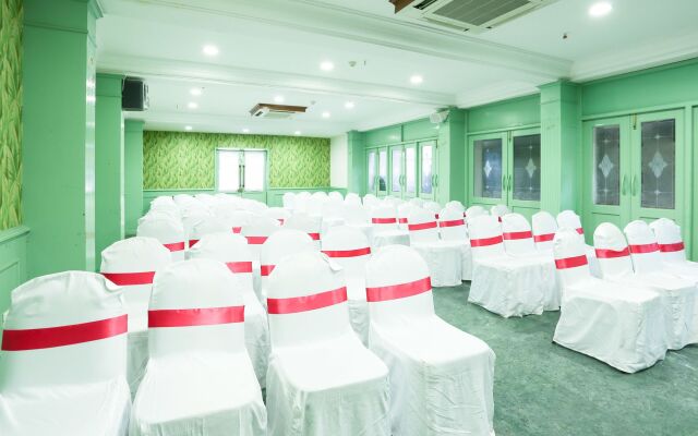 Treebo Trend Komfort Suites