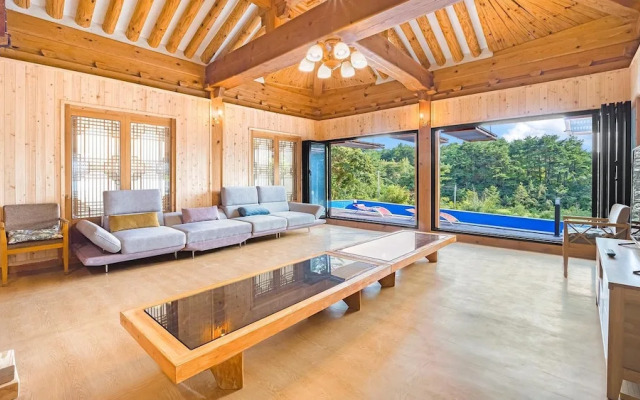 Gangneung Booyoonok Hanok Pension