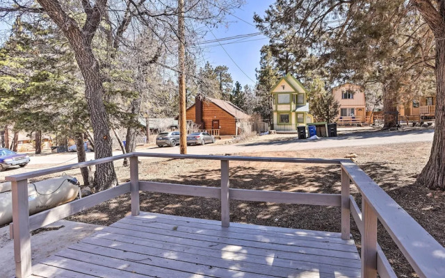 Cheerful Cabin Near Hiking & Big Bear Lake!