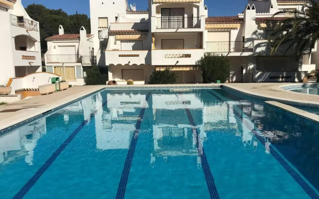 Apartamento en Roses parking y piscina comunitaria