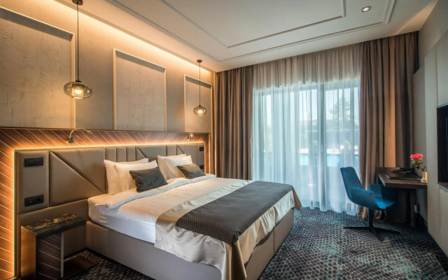 Sky Blue Hotel & Spa