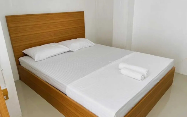 OYO 75577 Palace Hostel