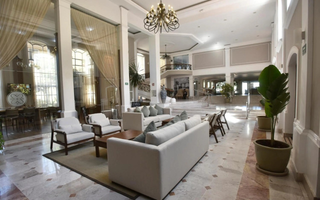 Plaza Camelinas Hotel