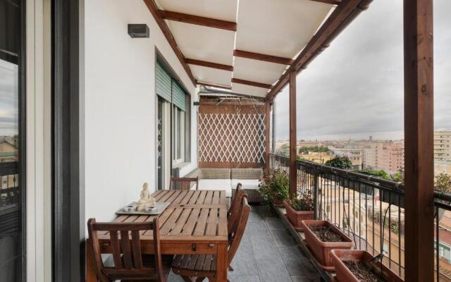 BMGA l Penthouse With Terrace and 3Bdr in San Giovanni