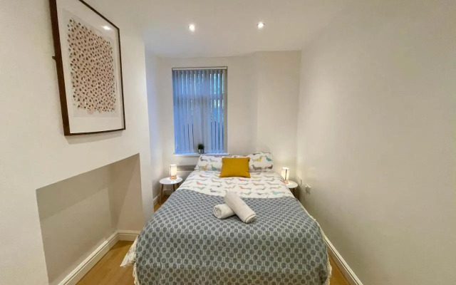 Bute Park Apartment w/ Heating + Private Bathroom