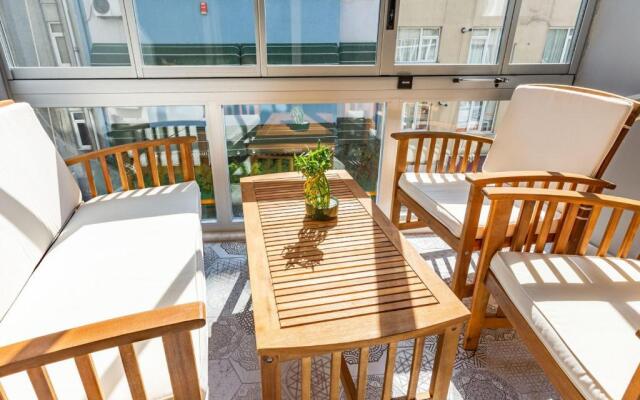 Stylish Apartment in Moda near Popular Attractions with Balcony