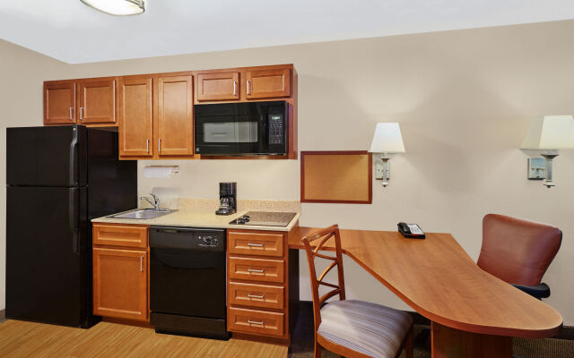 Candlewood Suites Fayetteville Fort Bragg by IHG