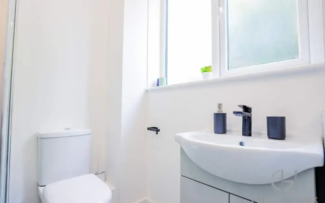 Host Stay Croydon Road Dwelling