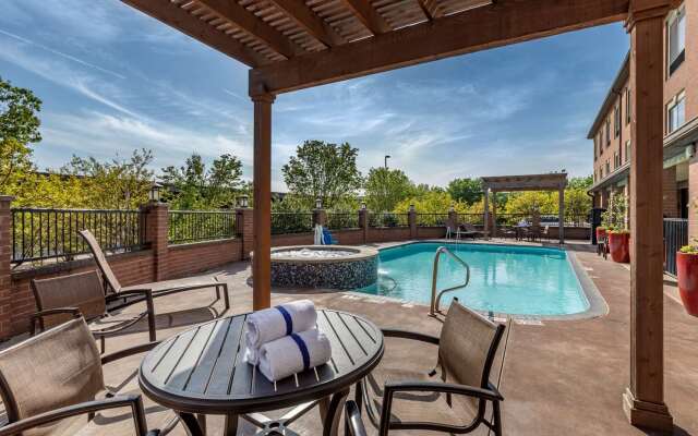 Best Western Airport Suites