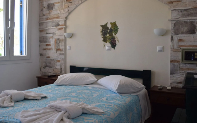 Stella Naxos Island