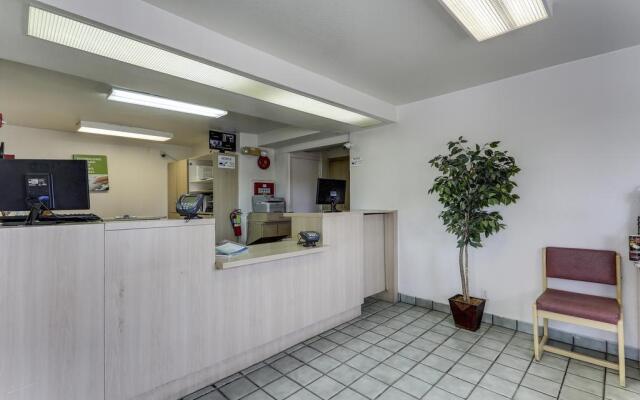 Rodeway Inn and Suites Lake Charles