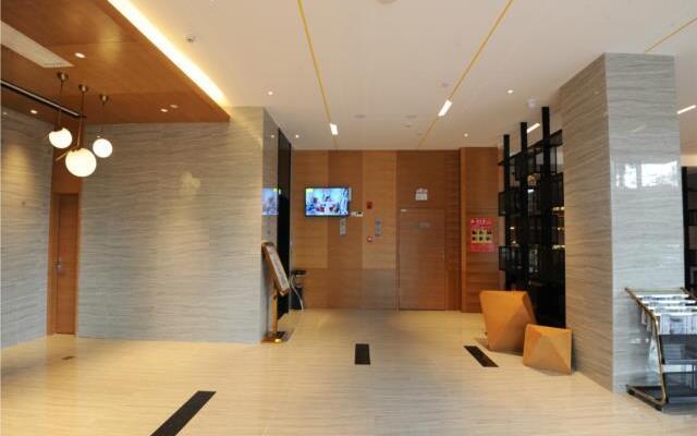 Borrman Hotel Guangxi University Metro Station