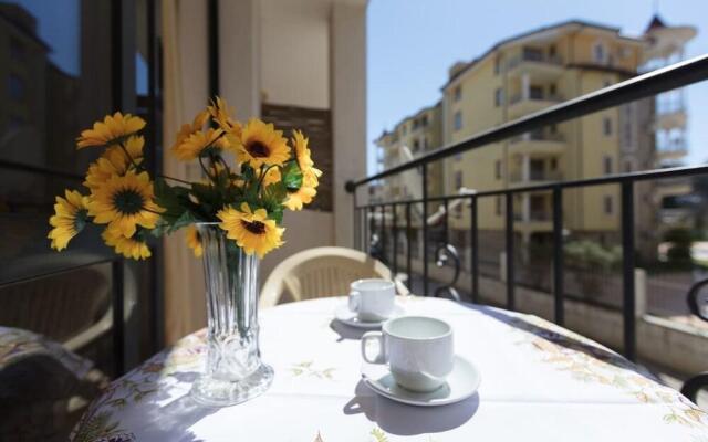 Cosy Studio with Kitchen & Balcony