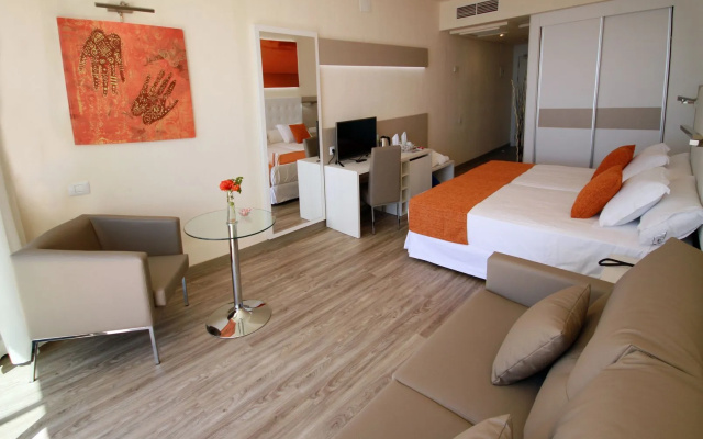 Sandos Papagayo Hotel