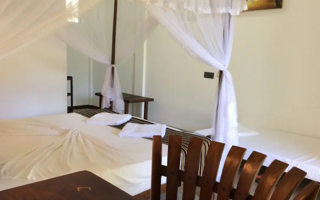 Sigiriya Rock Hide