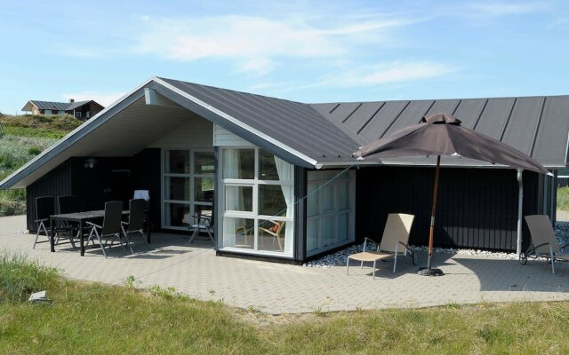 Cozy Holiday Home in Henne Jutland With Indoor Whirlpool