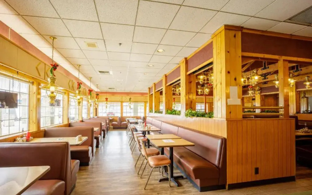 Summit Inn