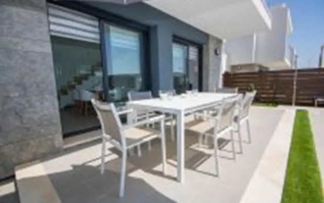 3033 Vistabella-bali 3033