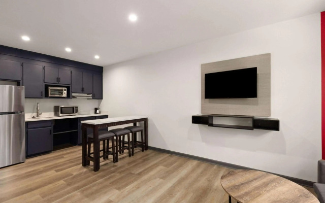Ramada by Wyndham Studio Suites Dothan