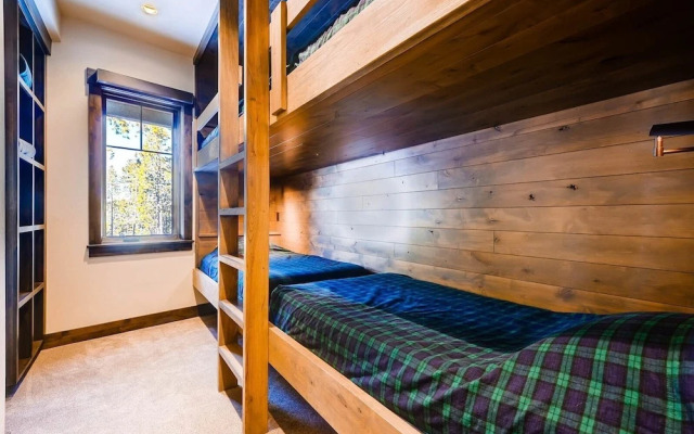 Breck_summit_at_shockhill