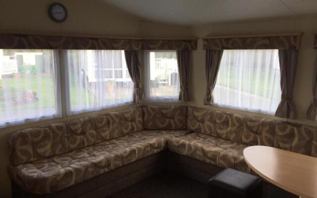 10 Berth 4 Bedroom Butlins Caravan