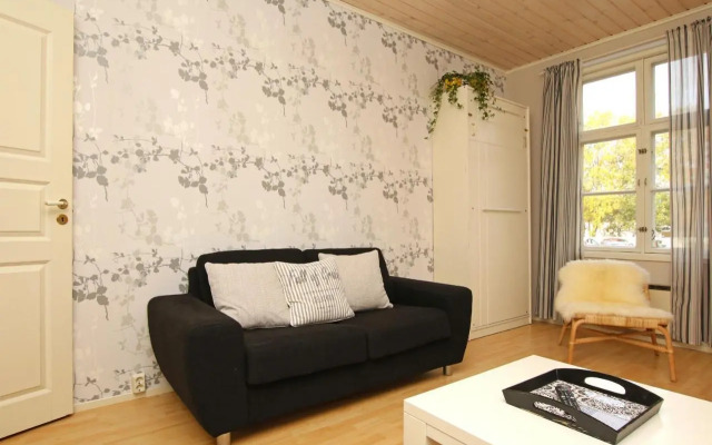 Idyllic central wooden house apartment