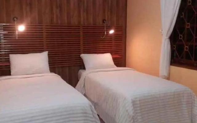 RedDoorz Resort @ Cimahpar Bogor