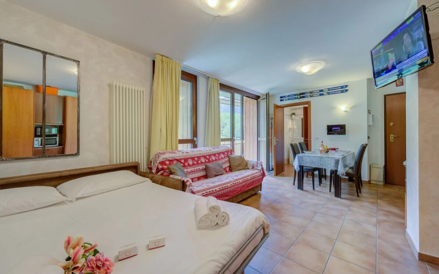 La Marmotta Campo Smith on the Ski Slopes