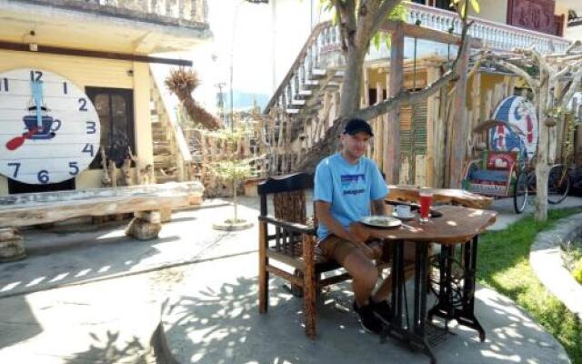 Sunrise Lodge & Lounge