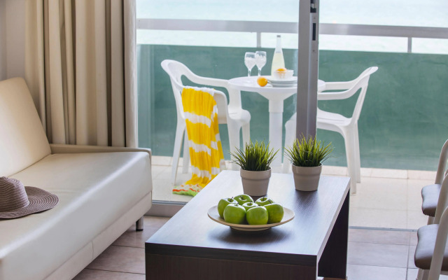Costantiana Beach Hotel Apartments