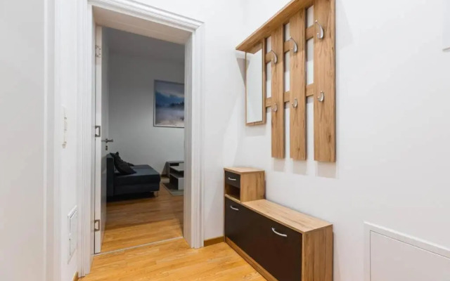 Family apartment next to Danube river