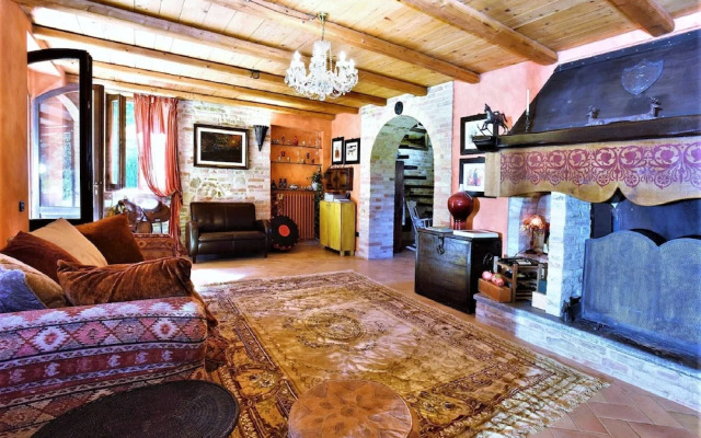 Elegant Villa in Montecosaro Italy with Hot Tub