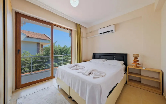 Talia deniz manzaralı 4 odalı lüks Villa