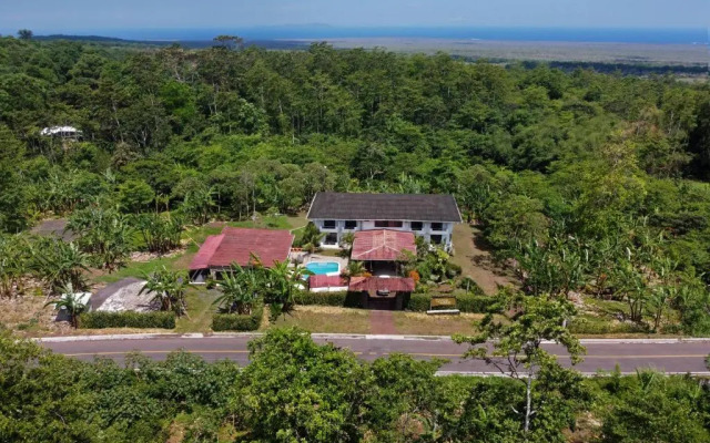 Natura Gardens Galápagos Hotel