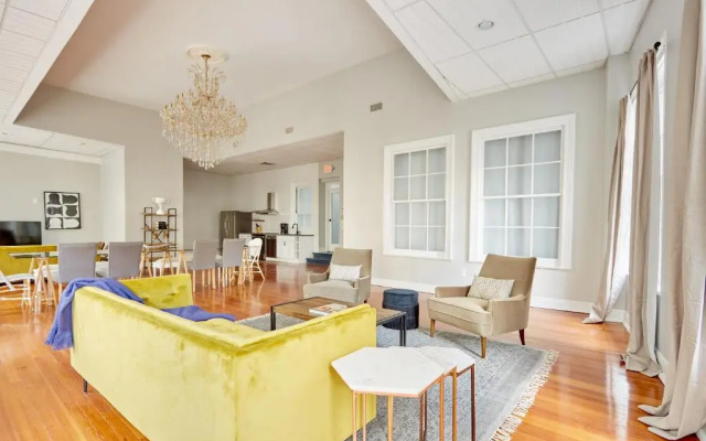 Sonder Baronne Manor