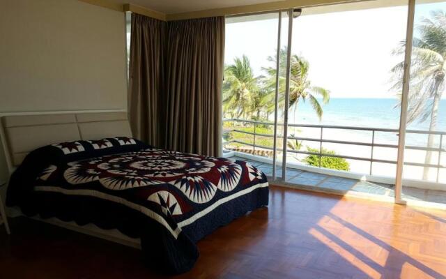 Private Beach Front 5 Bedrooms House